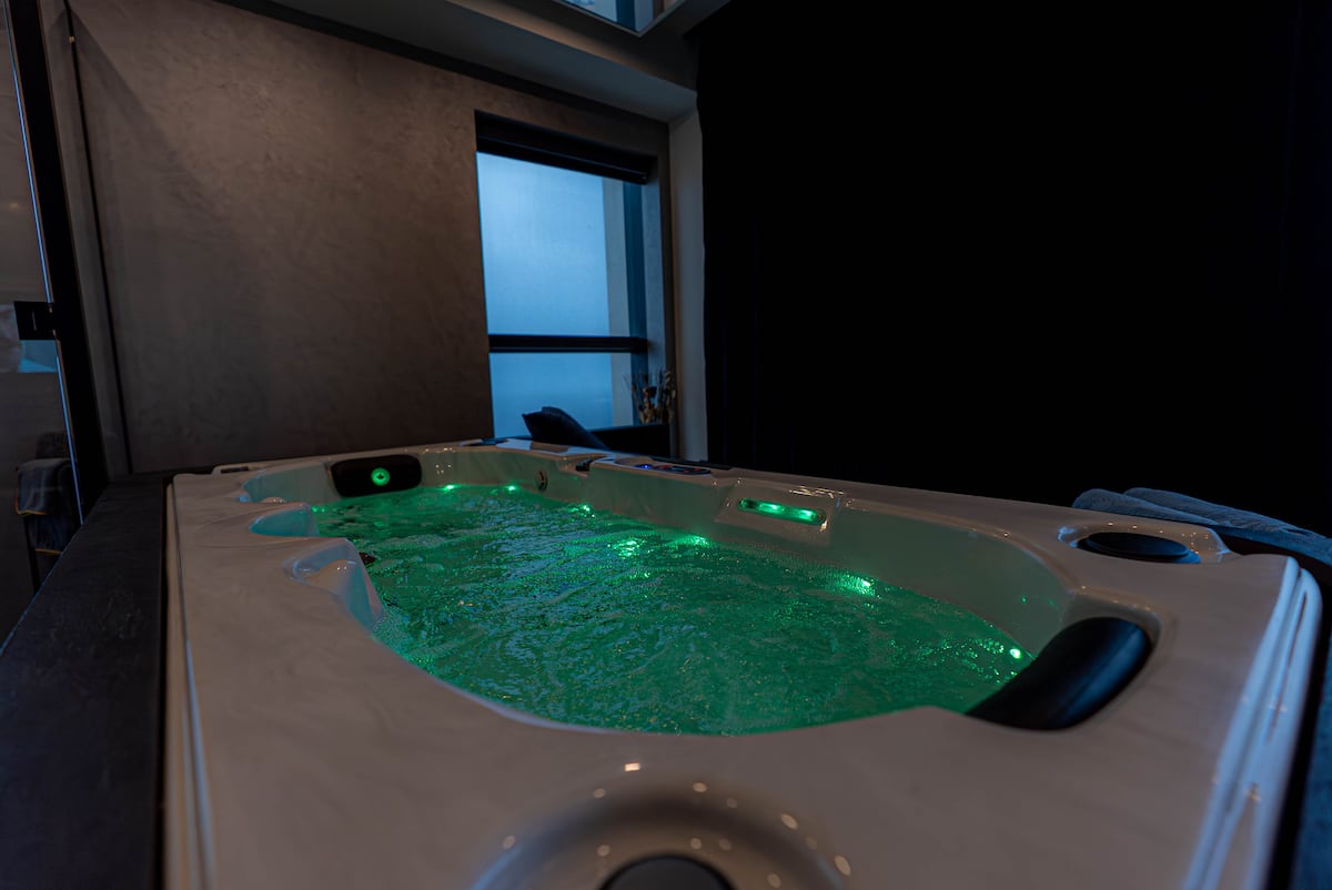 2401 at Mercury — jacuzzi suite